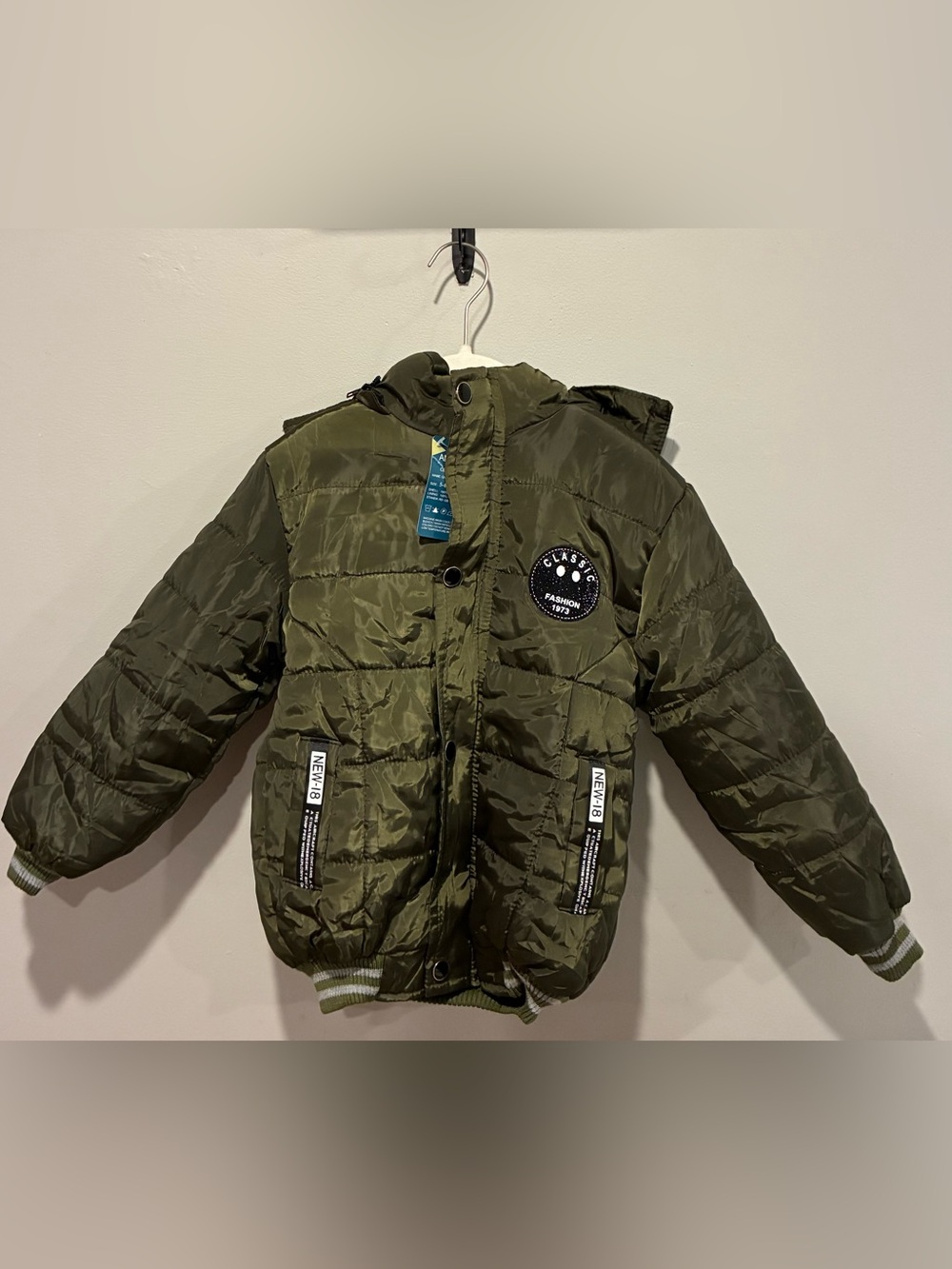 NWT Amiyan Boys Olive Green Hooded Puffer Winter Jacket Size 5-6Y